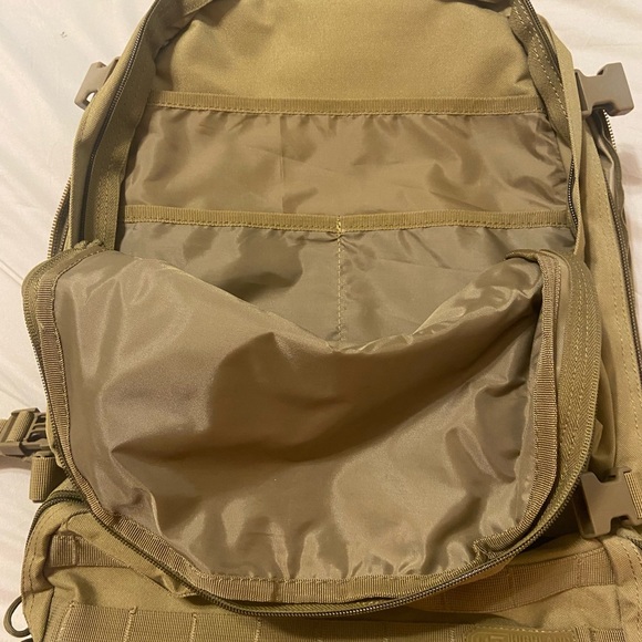 Highland Tactical Backpack Khaki NWOT - Picture 3 of 5